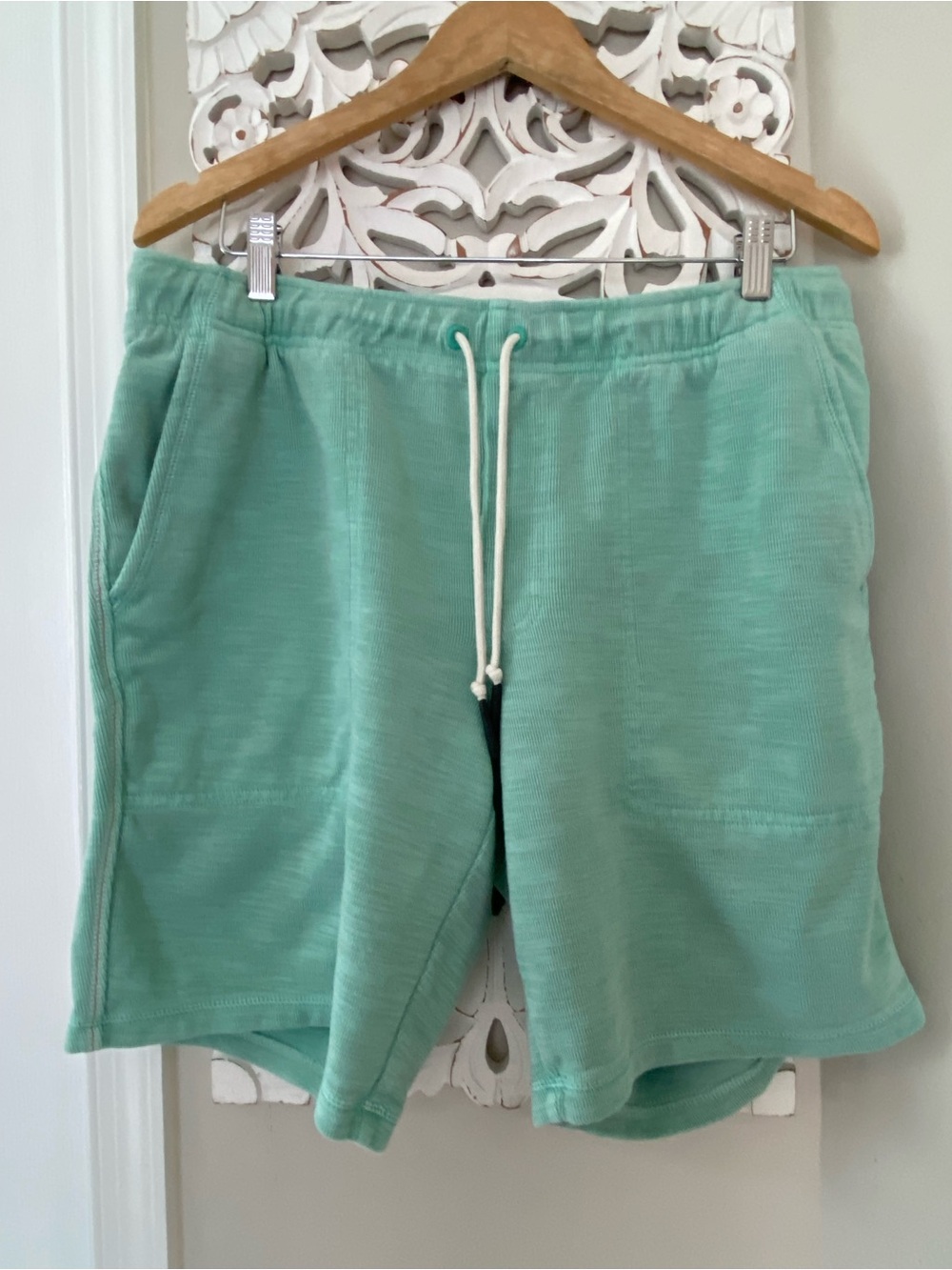 Tommy Bahama Men’s Tobago Bay Knit Shorts Tropical Fern Pima Cotton Lyocell L